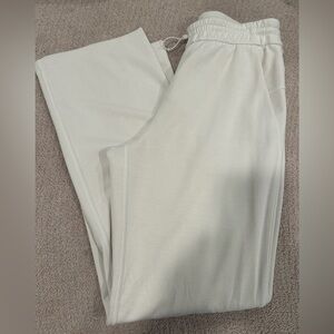 Brand New Lululemon Softstreme Ivory Pants Size 6